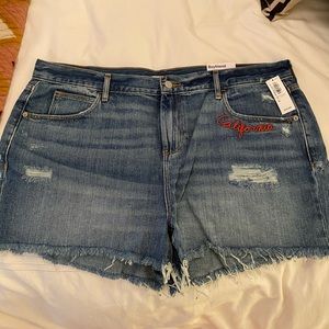 NWT Old Navy Boyfriend Jean Shorts